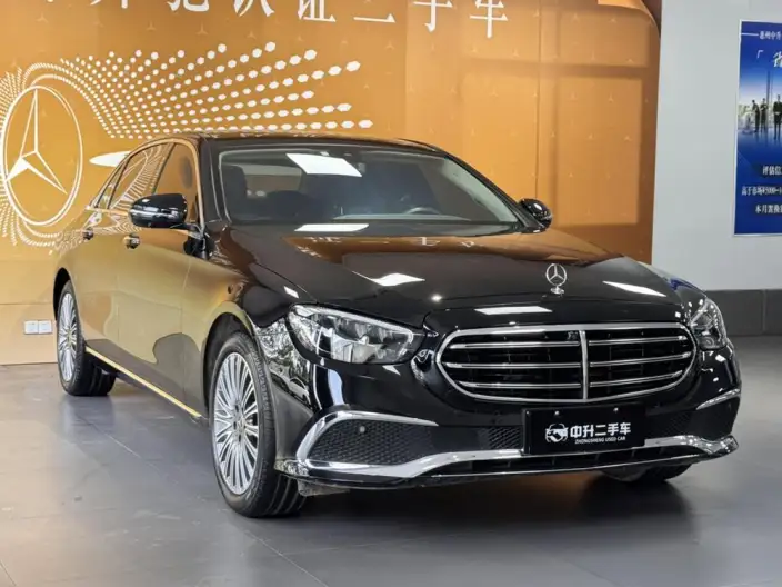 Mercedes-Benz E-Class 2023 Model E 300 L Luxury Model sedan – фото 3