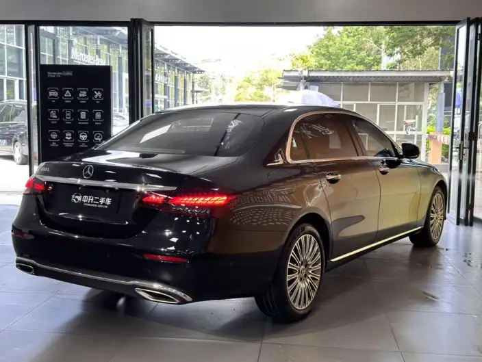 Mercedes-Benz E-Class 2023 Model E 300 L Luxury Model sedan – фото 7