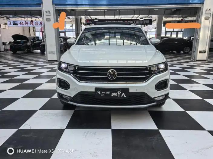 Volkswagen T-Roc 2021 Model 280TSI DSG 4WD Luxury Zhilian Edition – фото 2