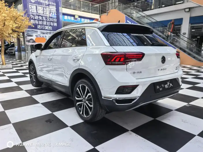 Volkswagen T-Roc 2021 Model 280TSI DSG 4WD Luxury Zhilian Edition – фото 4