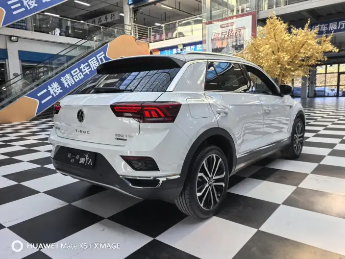 Volkswagen T-Roc 2021 Model 280TSI DSG 4WD Luxury Zhilian Edition – фото 6