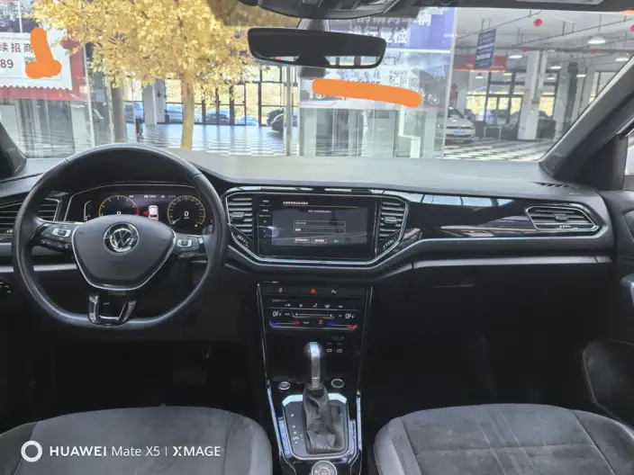 Volkswagen T-Roc 2021 Model 280TSI DSG 4WD Luxury Zhilian Edition – фото 8