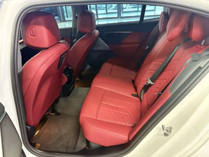 BMW 5 Series 2025 Model 525Li M Sports Set – фото 10