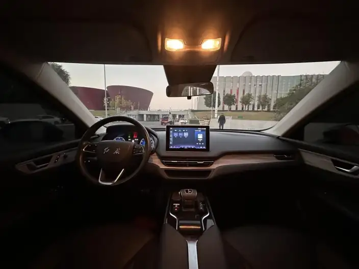 Hongqi E-QM5 2023 Model 560KM PLUS Edition 140kW – фото 6