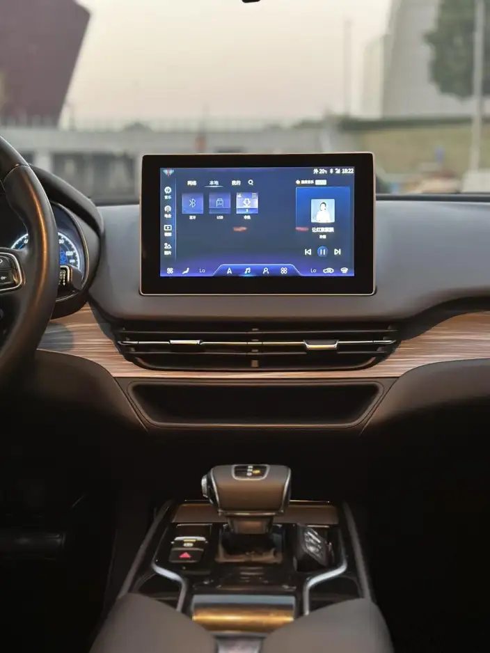Hongqi E-QM5 2023 Model 560KM PLUS Edition 140kW – фото 7