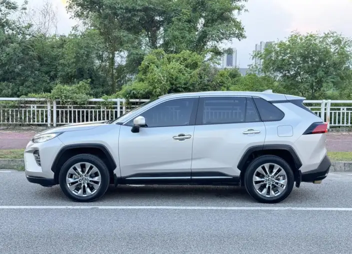 Toyota Wildlander 2022 Model 2.0L 4WD Luxury PLUS Edition – фото 4