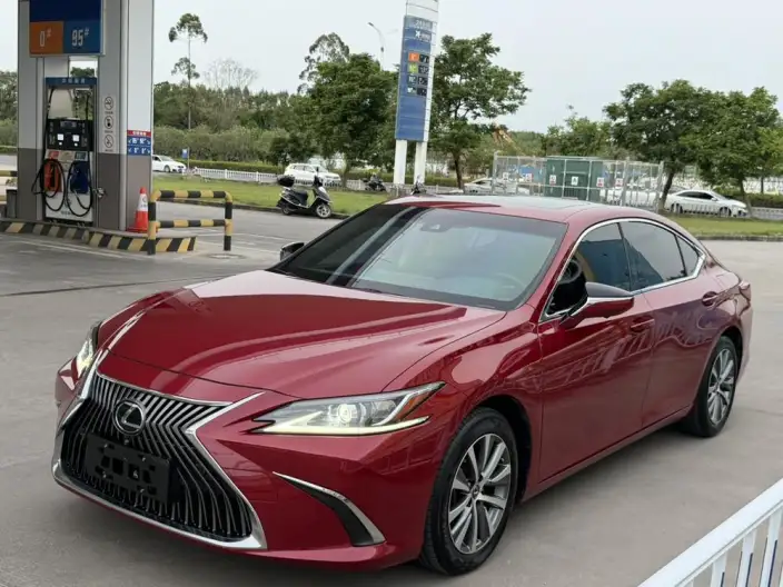 Lexus ES 2020 Model 200 Deluxe Edition China VI