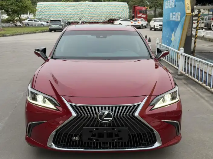 Lexus ES 2020 Model 200 Deluxe Edition China VI