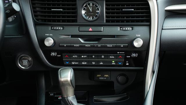 Lexus RX 2020 Facelift 300 2WD Elite – фото 19