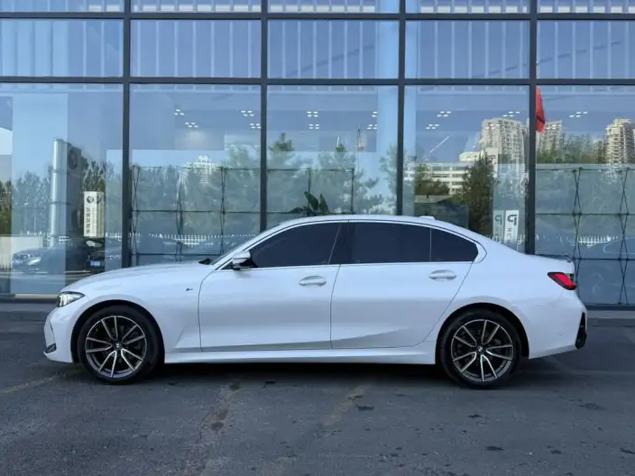 BMW 3 Series 2023 Model 325Li M Sports Set – фото 3