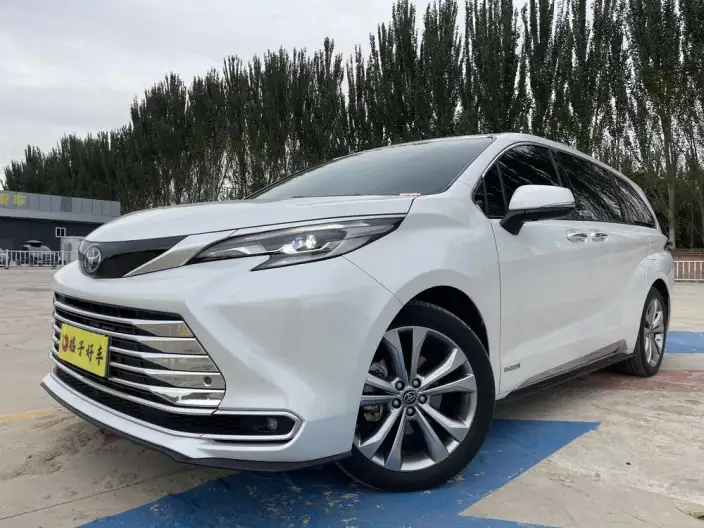 Toyota Sienna 2021 Model 2.5L Hybrid Premium Edition – фото 1