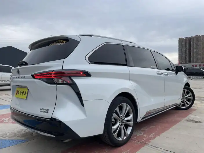 Toyota Sienna 2021 Model 2.5L Hybrid Premium Edition – фото 7