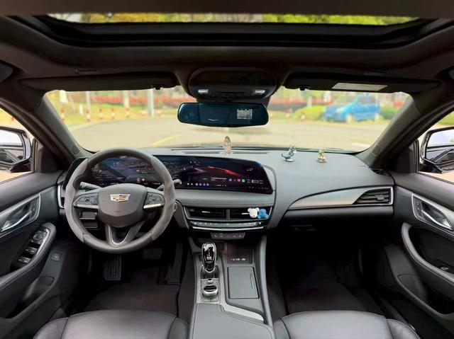 Cadillac CT5 2024 28T Luxury Pro – фото 5