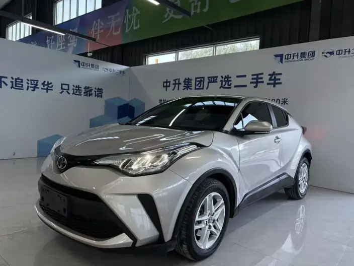 Toyota C-HR 2023 Model 2.0L Leading version – фото 1