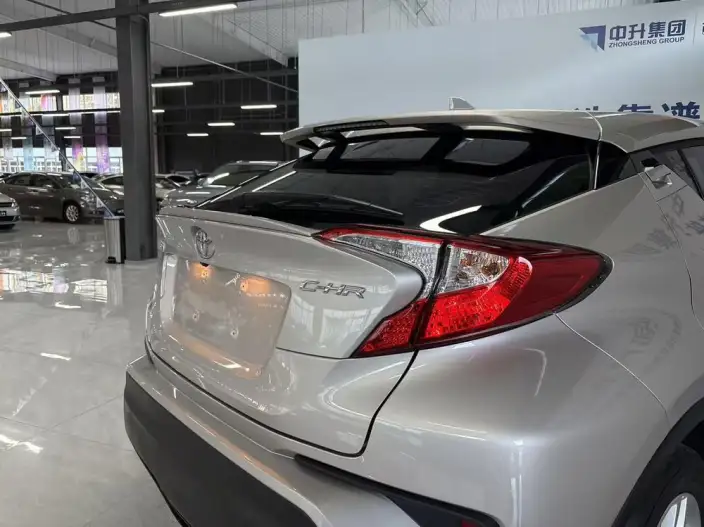 Toyota C-HR 2023 Model 2.0L Leading version – фото 6