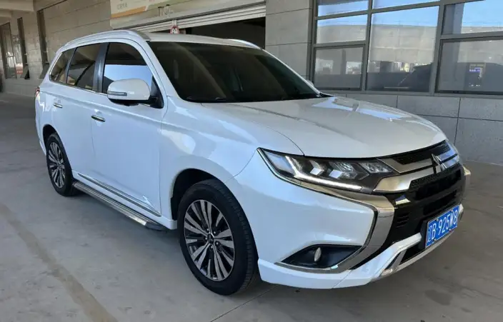 Mitsubishi Outlander 2021 Model 2.4L 4WD Enjoy Edition 7 seat
