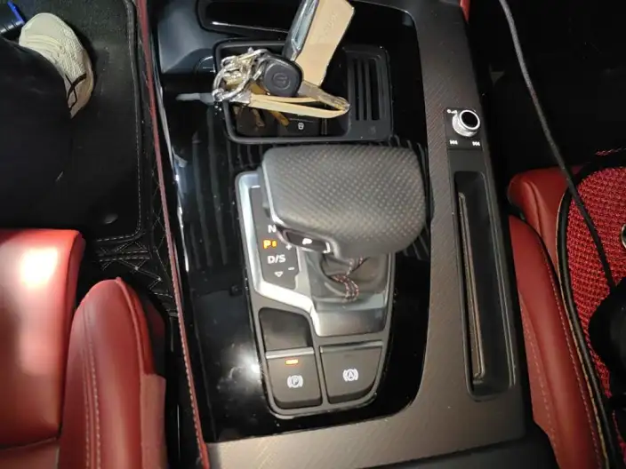 Audi Q5L 2024 Model 40TFSI Luxury Dynamic Model – фото 9