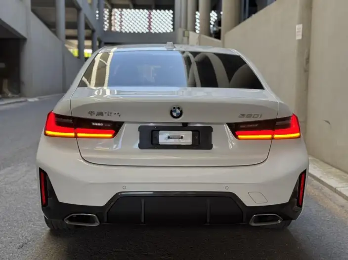 BMW 3 Series 2023 Model 320i M Sports Set – фото 5