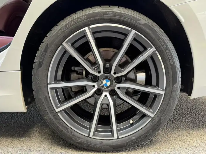 BMW 3 Series 2023 Model 320i M Sports Set – фото 6