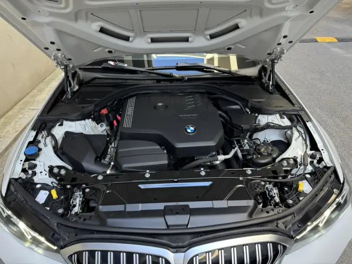 BMW 3 Series 2023 Model 320i M Sports Set – фото 7