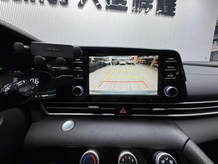 Hyundai Ioniq 2023 Model 1.5L CVT GLX Elite Edition – фото 10