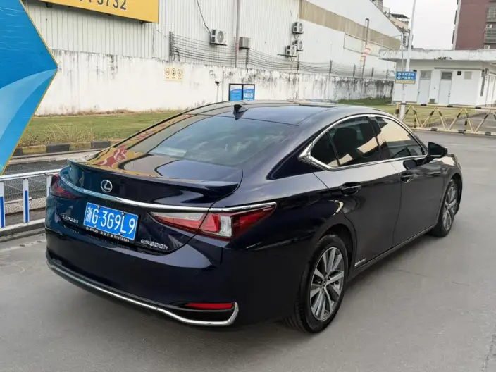 Lexus ES 2020 Model 300h Superior Edition China V