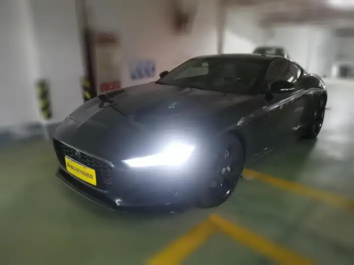 Jaguar F-TYPE 2024 Model P300 75th Anniversary Collector Edition Hardtop Edition – фото 1