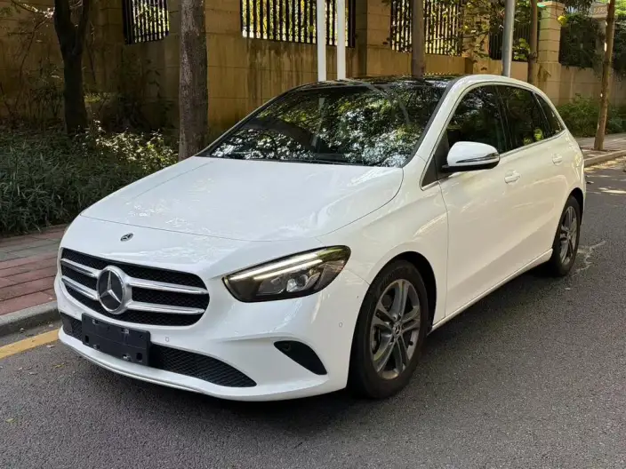 Mercedes-Benz B-Class 2020 Model B 200 Dynamic Model – фото 1