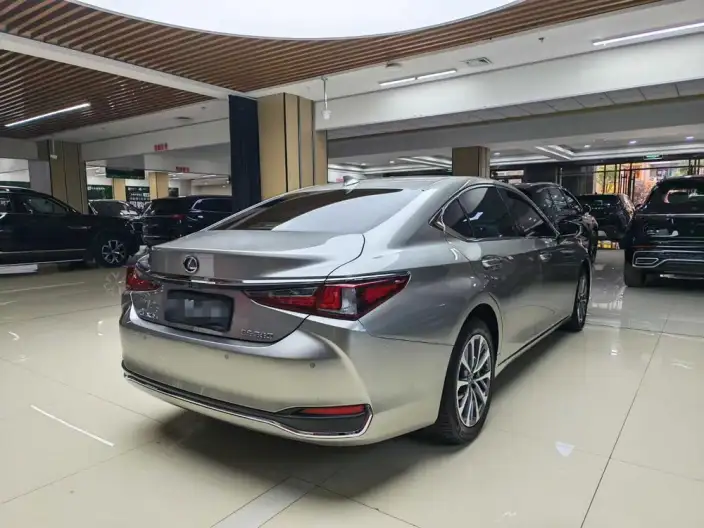 Lexus ES 2022 Model 200 Superior Edition – фото 6