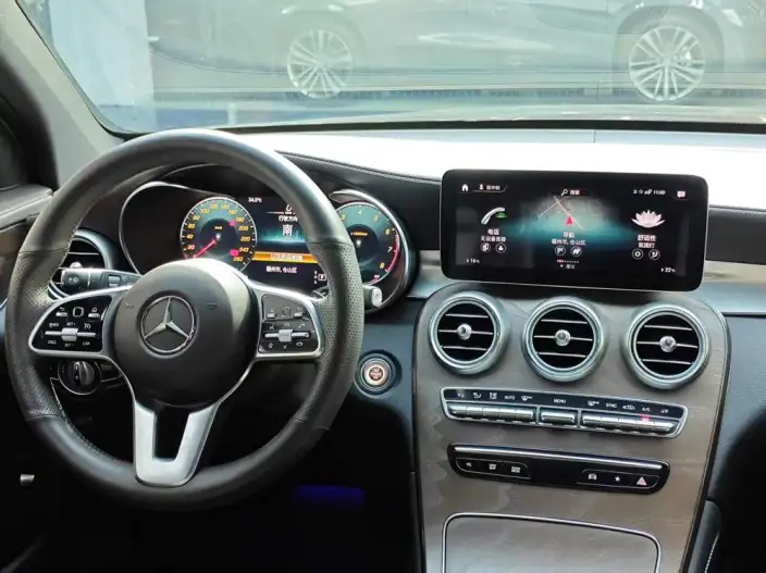 Mercedes-Benz GLC 2020 Model GLC 260 L 4MATIC Luxury Model – фото 10