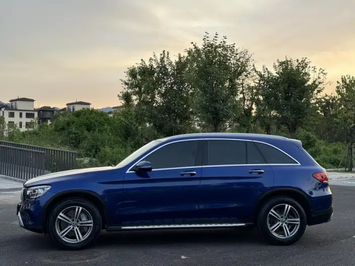 Mercedes-Benz GLC 2021 Model GLC 260 L 4MATIC Dynamic Model – фото 4