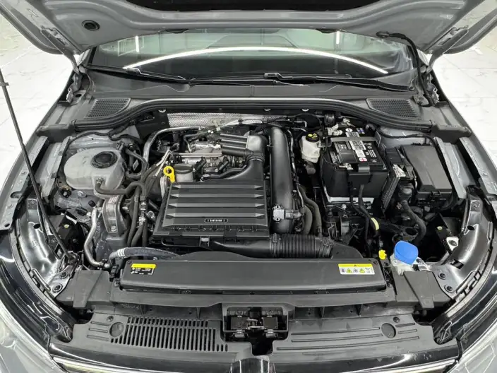 Volkswagen Golf 2023 Model 280TSI DSG R-Line Lite – фото 10