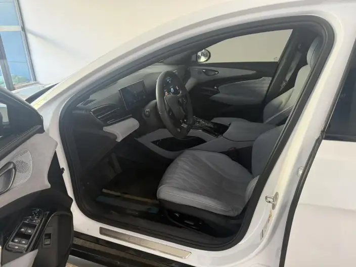 BYD Seal 2022 Model 700KM Long Battery Life Pro Rear Drive Edition – фото 9