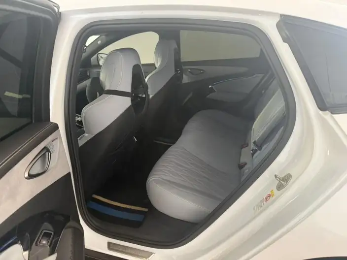BYD Seal 2022 Model 700KM Long Battery Life Pro Rear Drive Edition – фото 10