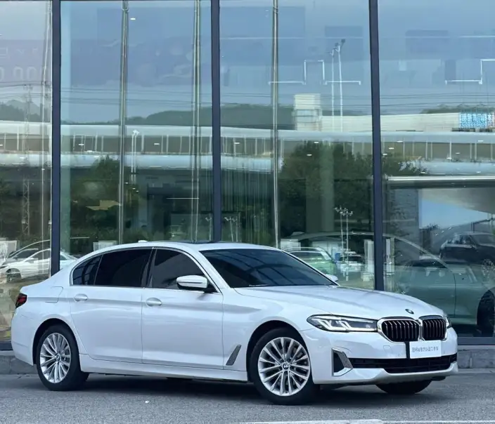 BMW 5 Series 2021 Model 525Li Luxury Set – фото 3