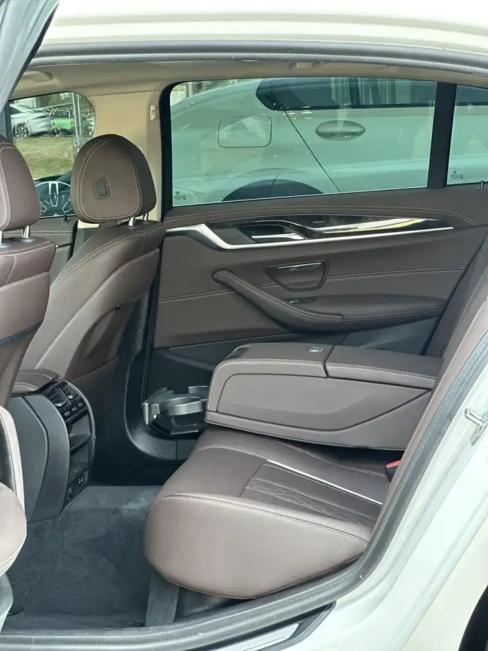 BMW 5 Series 2021 Model 525Li Luxury Set – фото 9
