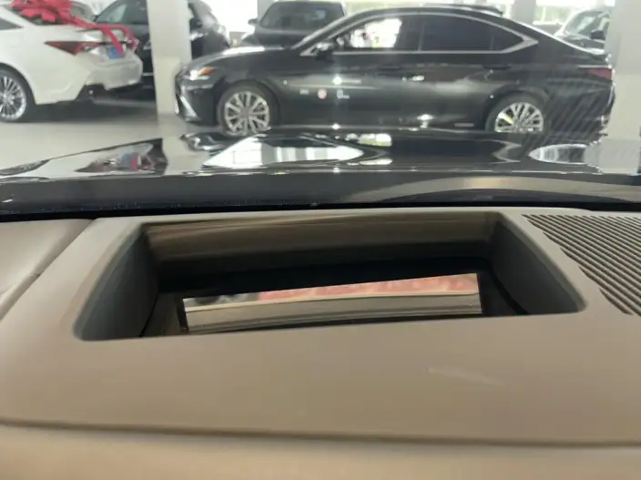 BMW 5 Series 2025 Model 530Li Exclusive Model M Sports Set – фото 10