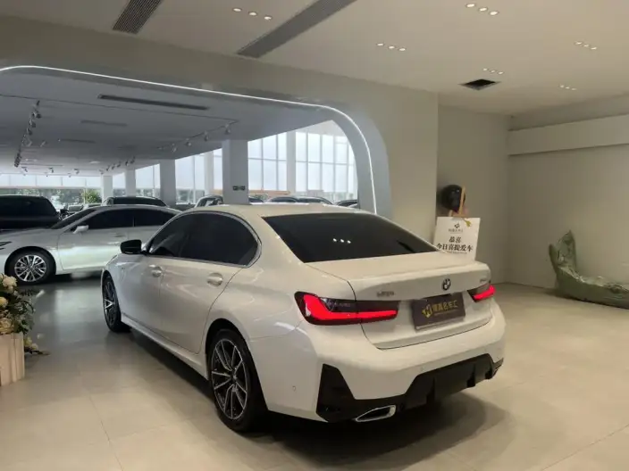 BMW 3 Series 2025 Model 325Li M Sports Set – фото 4