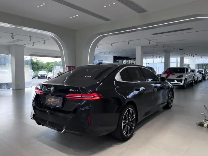 BMW 5 Series 2025 Model Facelift 525Li M Sports Set – фото 6
