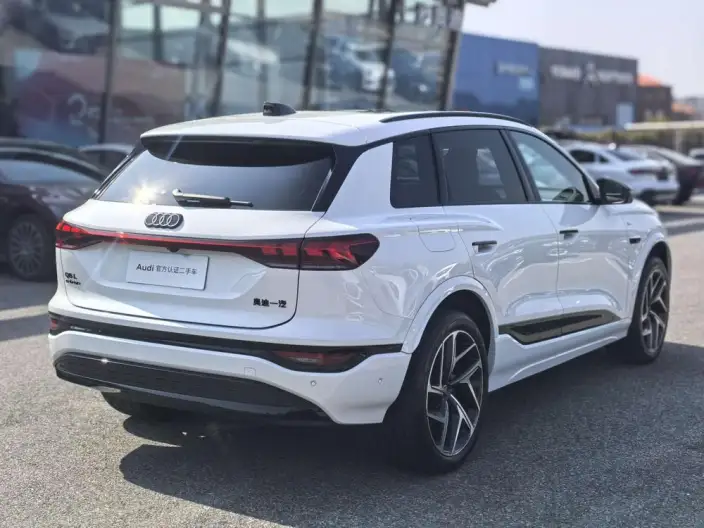 AUDI Q6L e-tron 2026 Model First Edition Pilot Edition – фото 10