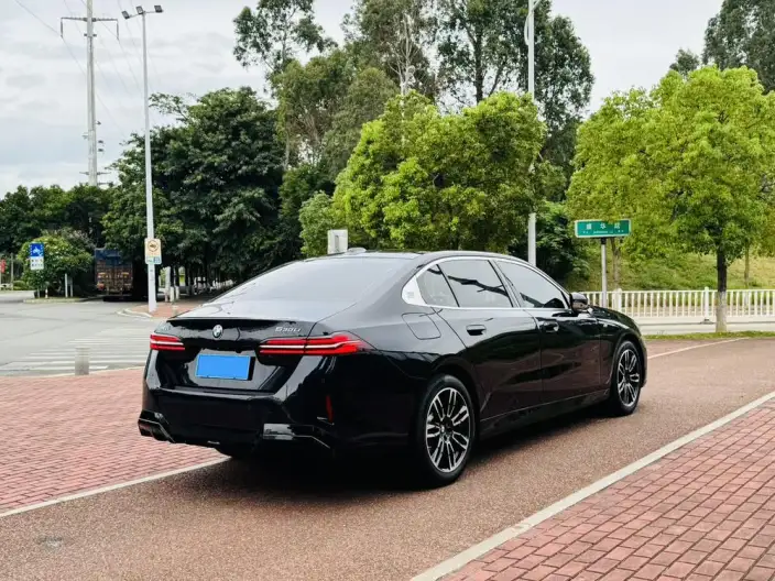 BMW 5 Series 2025 Model Facelift 530Li Leading Model M Sports Set – фото 6