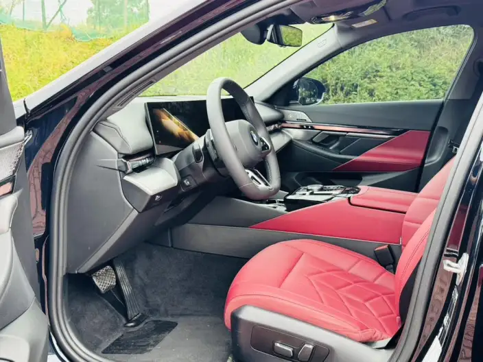 BMW 5 Series 2025 Model Facelift 530Li Leading Model M Sports Set – фото 8