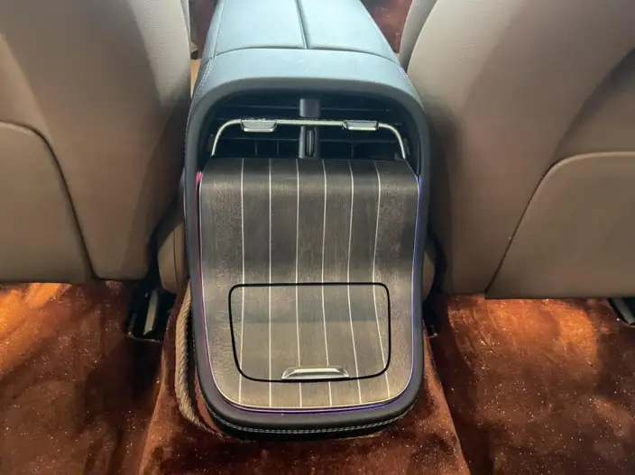 Mercedes-Benz E-Class 2024 Model E 300 L Luxury Model sedan – фото 4