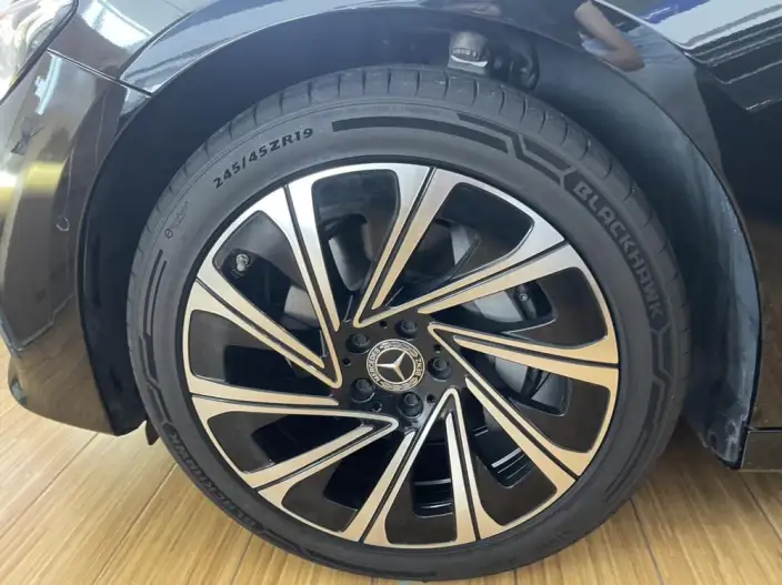 Mercedes-Benz E-Class 2024 Model E 300 L Luxury Model sedan – фото 7