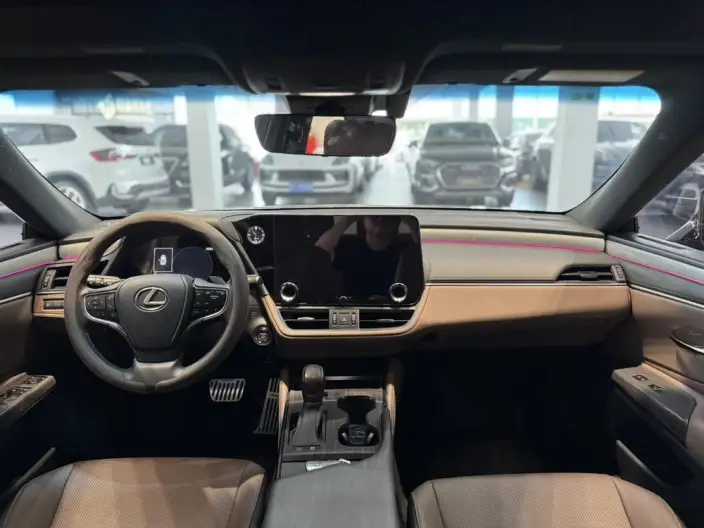 Lexus ES 2025 Model 300h Premium – фото 9