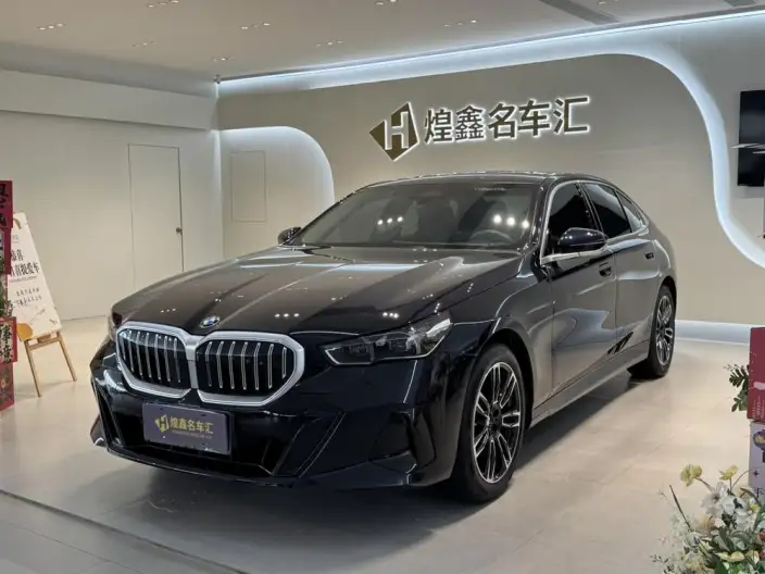 BMW 5 Series 2026 Model 525Li M Sports Set