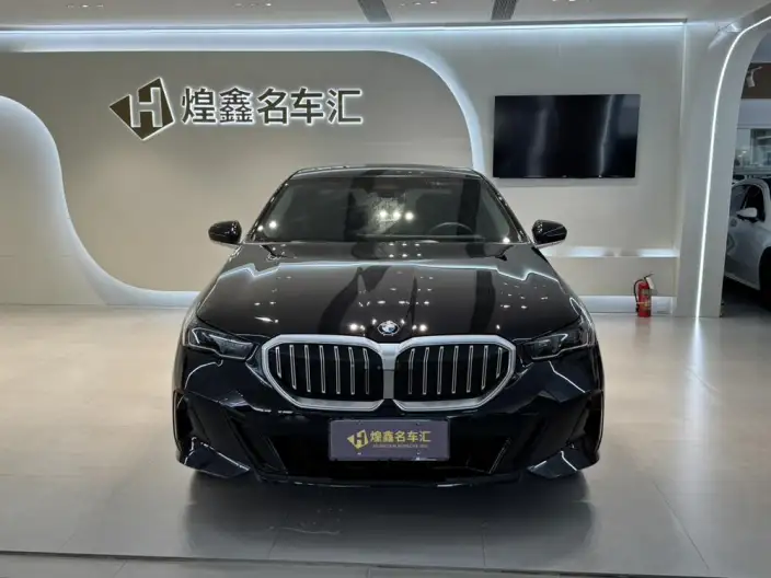 BMW 5 Series 2026 Model 525Li M Sports Set