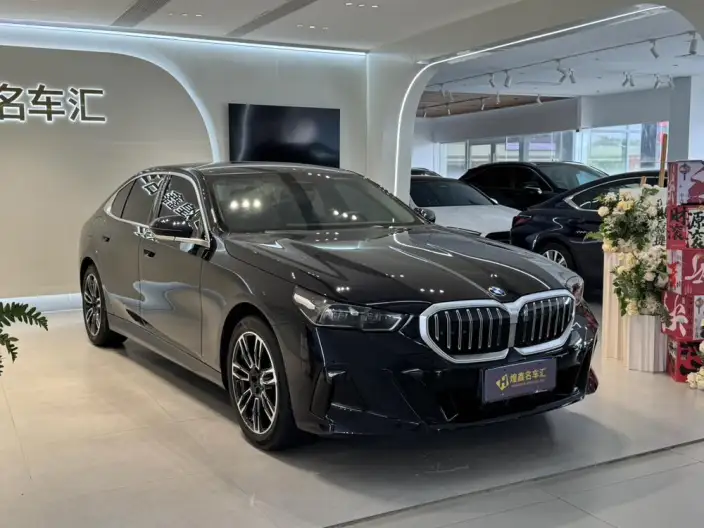 BMW 5 Series 2026 Model 525Li M Sports Set