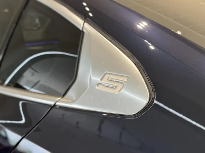 BMW 5 Series 2026 Model 525Li M Sports Set – фото 9