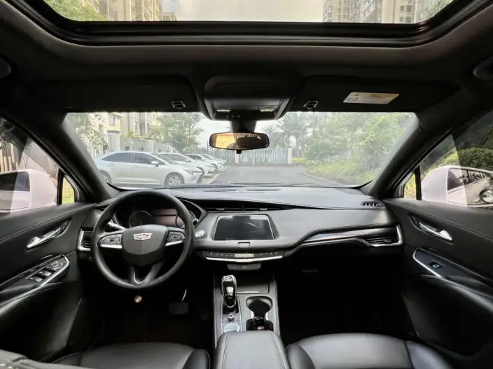 Cadillac XT4 2022 Model 28T 2WD Fashion Model – фото 7